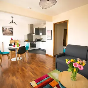 Grand Avec Parking à 10 Minutes Des Plages Appartement